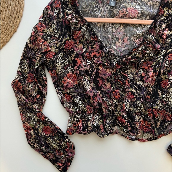 Aqua Floral Ruffled Neck LOng Sleeve Top Size Small - Picture 3 of 8